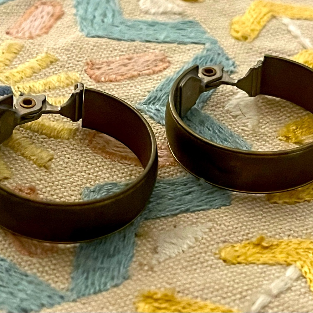 RARE Vintage MONET CLIP HOOPS